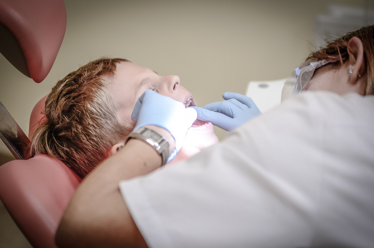 5 Gründe, warum Sie bei Zahnschmerzen einen Zahnarzt aufsuchen müssen